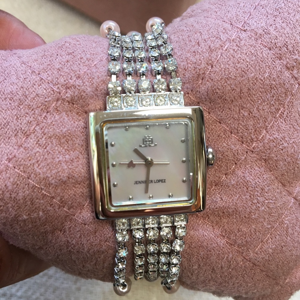 Jennifer Lopez Mother of pearl watch